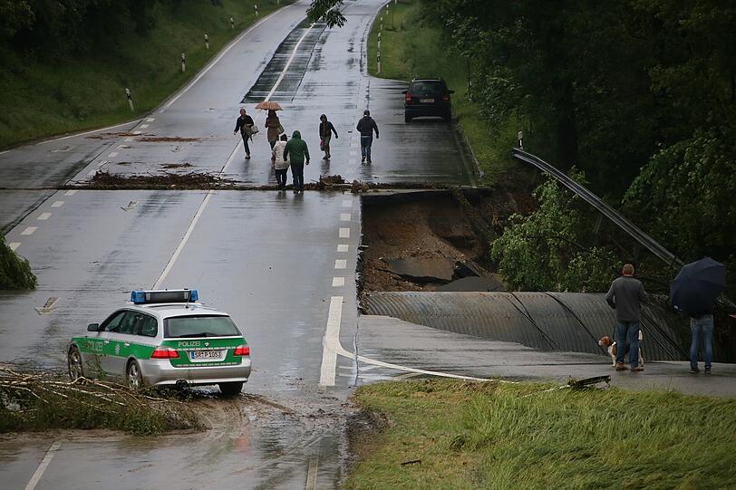Inzwischen hat sich das Hochwasser zurückgezogen. Das Ausmaß der Katastrophe wird deutlich.