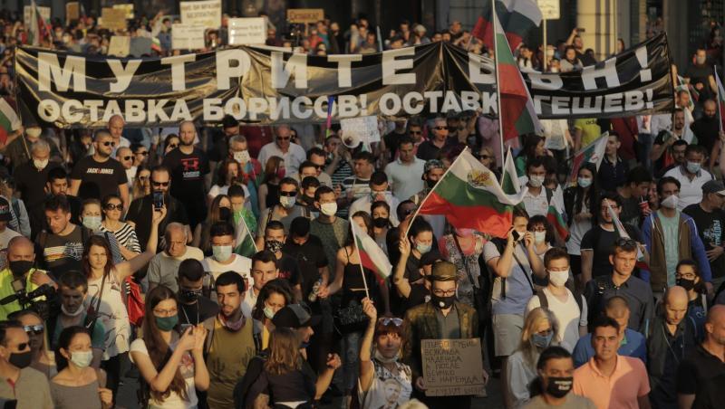 Demonstranten protestieren am 15. Juli gegen die Regierung. Demonstranten protestieren am 15. Juli gegen die Regierung.