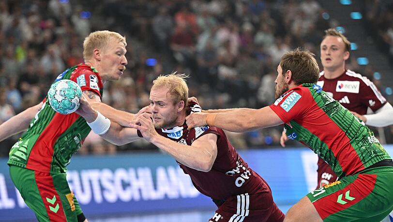 Hier geblieben: Magnus Saugstrup (l) und Albin Lagergren (r) packen energisch zu.