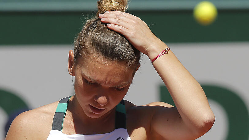 Im Finale der French Open setzte sich die 20 Jahre alte Lettin am Samstag gegen Simona Halep aus Rumänien mit 4:6, 6:4, 6:3 durch und feierte damit den ersten Grand-Slam-Titel ihrer Tennis-Karriere. Es war sogar der erste Turniersieg für Ostapenko überhaupt, die die jüngste Paris-Siegerin seit Iva Majoli vor 20 Jahren ist.