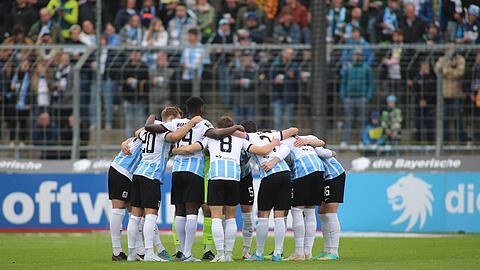 Einschwören auf das Saisonfinale: Die Mannschaft des TSV 1860.