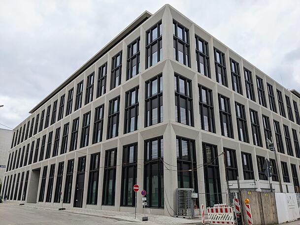 In der Karlstraße hat sich Apple bereits eingemietet. In der Karlstraße hat sich Apple bereits eingemietet.