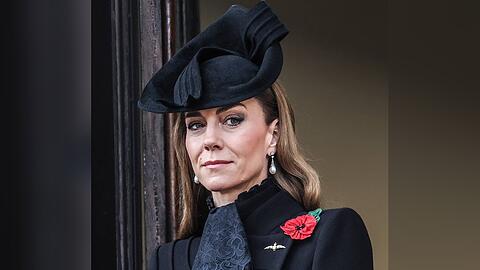 Prinzessin Kate trägt die Collingwood Perlenohrringe ihrer Schwiegermutter Diana.