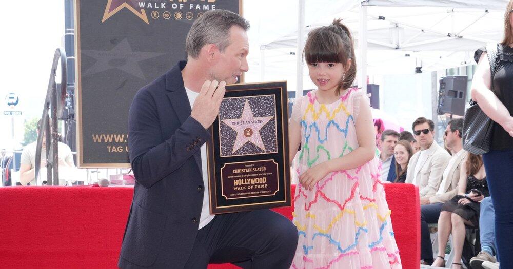 -Ich-bin-so-froh-Christian-Slater-liebt-es-Vater-zu-sein