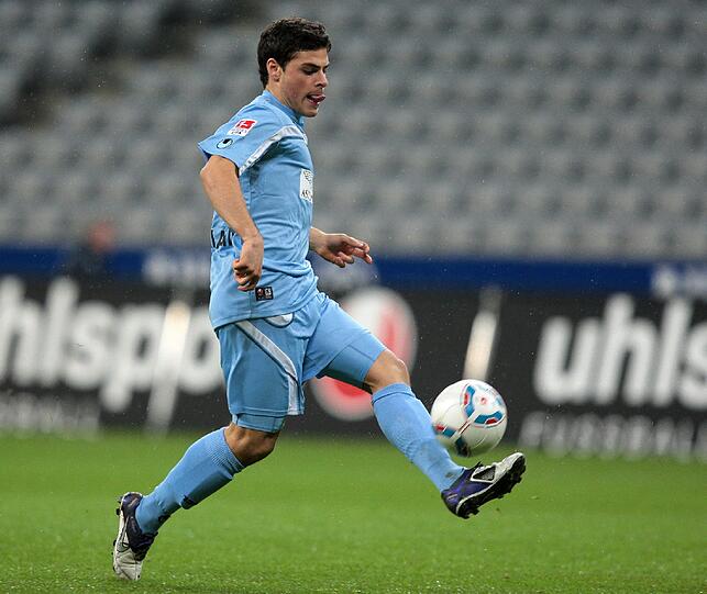 KEVIN VOLLAND: Der junge Torjäger rannte mit Restenergie übers Feld. Glänzte mit tollem Pass vor dem 1:0 und freut sich auf die Winterpause - Note 3.