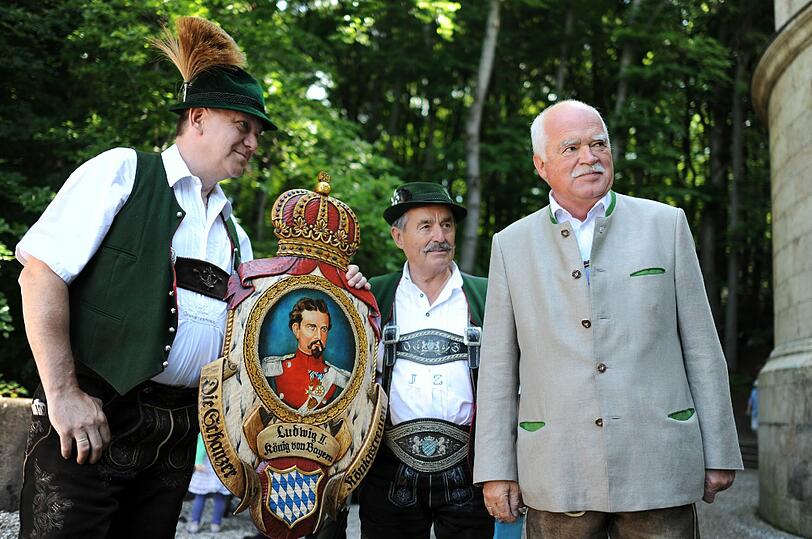 Den Rechten kennt man doch: Peter Gauweiler von der CSU.