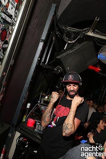 Das Crux ist in München vor allem für die Hip-Hop-Sounds bekannt. Auch bei der Reihe "Red Light District" am Samstag wurden die Besucher nicht enttäuscht.