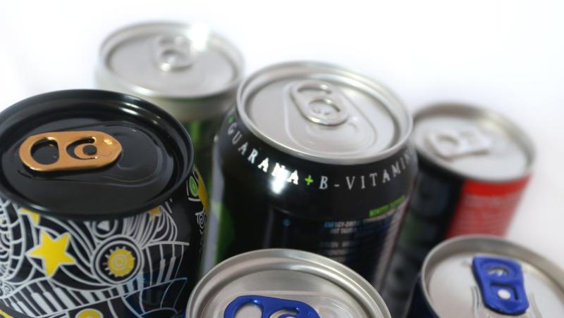 Aus Expertensicht kann der übermäßige Konsum von Energydrinks bei Kindern und Jugendlichen gesundheitliche Risiken erhöhen. Aus Expertensicht kann der übermäßige Konsum von Energydrinks bei Kindern und Jugendlichen gesundheitliche Risiken erhöhen.