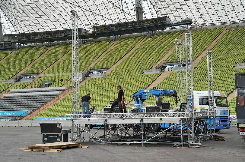 DTM im Olympiastadion: So läuft der Aufbau des großen Spektakels. Die Bilder