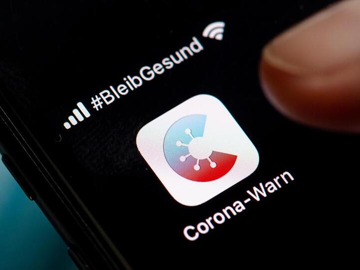 Bei Nutzern mit Android-Betriebssystem hat die Corona-Warn-App laut eines "Bild"-Berichts lange Zeit nicht korrekt funktioniert.