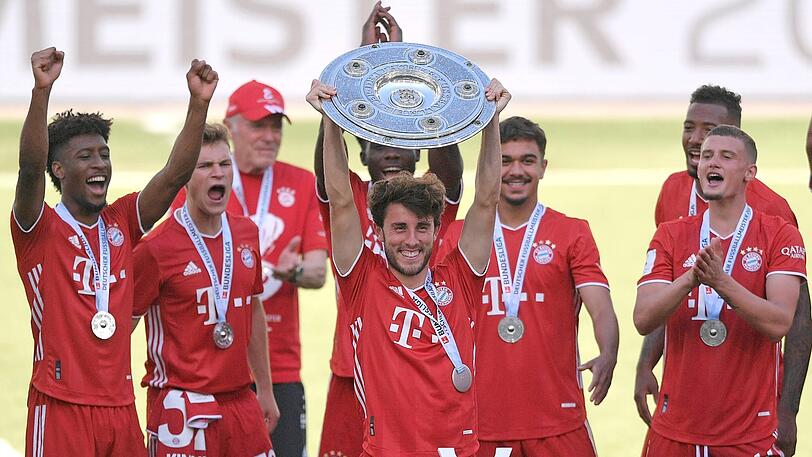 Alvaro Odriozola gewann mit dem FC Bayern die Deutsche Meisterschaft und den DFB-Pokal.