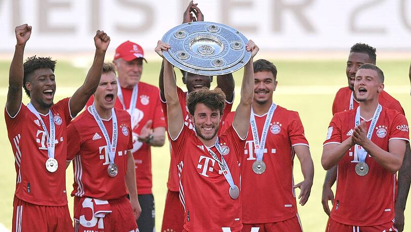 Alvaro Odriozola gewann mit dem FC Bayern die Deutsche Meisterschaft und den DFB-Pokal. Alvaro Odriozola gewann mit dem FC Bayern die Deutsche Meisterschaft und den DFB-Pokal.