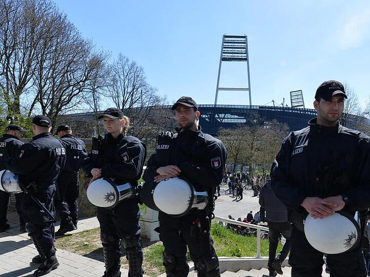 Die Stadt Bremen und die DFL gehen in die nächste Runde vor dem BVG um die Kostenübernahme bei Polizeieinsätzen bei Hochrisikospielen.