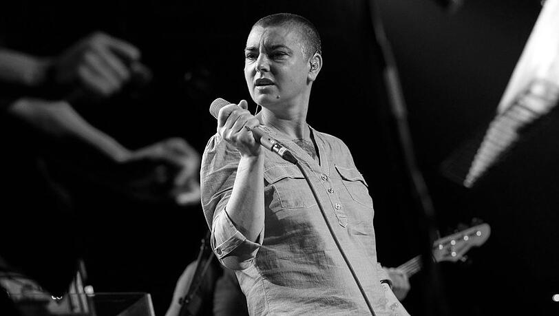 Die irische Musikerin und Sängerin Sinéad O'Connor, hier bei einem Auftritt, ist im Alter von 56 Jahren gestorben.