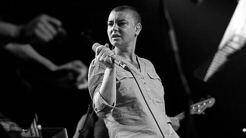 Die irische Musikerin und Sängerin Sinéad O'Connor, hier bei einem Auftritt, ist im Alter von 56 Jahren gestorben.