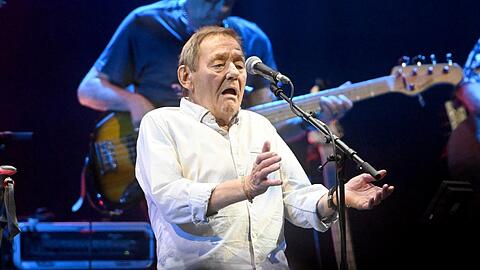 Wolfgang Ambros bei seinem Auftritt beim Tollwood-Festival.