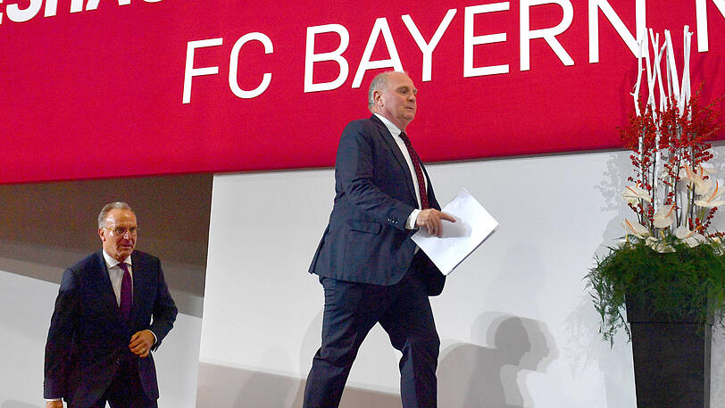Karl-Heinz Rummenigge (l.) und Uli Hoeneß bei der Jahreshauptversammlung des FC Bayern.