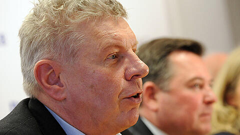 Dicke Luft im Rathaus: Münchens Oberbürgermeister Dieter Reiter kann die Aussagen seines Stellvertreters Josef Schmid (r) nicht nachvollziehen.