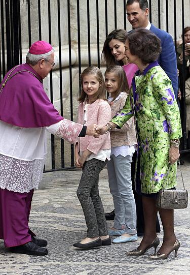 Spaniens Königsfamilie hat die Ostermesse auf Mallorca besucht
