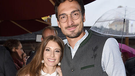 Mats Hummels ist zurück in München. Cathy Hummels hat mit einer privaten Umstellung zu hadern.