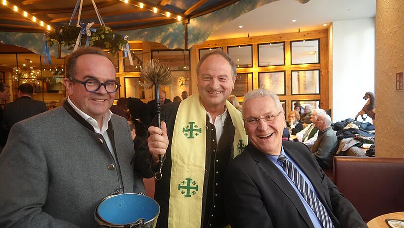 V.l.: OB-Kandidat Clemens Baumg&auml;rtner (CSU), Pfarrer Rainer Maria Schie&szlig;ler und Innenminister Joachim Herrmann (CSU).