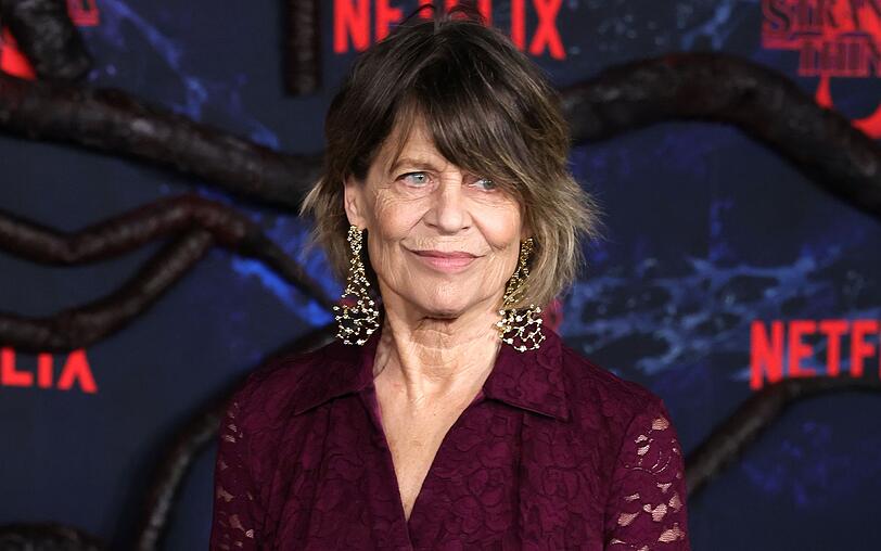 Linda Hamilton gelang mit ihrem Auftritt in der fünften Staffel der Netflix-Serie "Stranger Things" ein spektakuläres Comeback. Linda Hamilton gelang mit ihrem Auftritt in der fünften Staffel der Netflix-Serie "Stranger Things" ein spektakuläres Comeback.