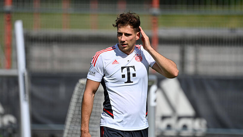 Leon Goretzka trainiert wieder auf dem Rasen. (Archivbild)