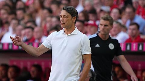 Wolfsburgs Trainer Niko Kovac richtet den Blick nach vorne.