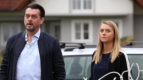 "Landkrimi: Steirerstern": Kommissar Bergmann (Hary Prinz) und seine Partnerin Anni (Anna Unterberger) verfolgen eine Spur.