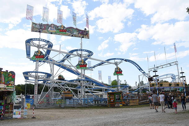 Die Achterbahn "Heidi The Coaster" ist bereits seit 2019 auf der Münchner Wiesn vertreten. Ewald Schneider freut sich über die Aufmerksamkeit durch die Kaulitz-Zwillinge.