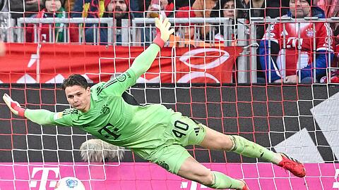 Großer Sprung: Jonas Urbig hat es als Nummer zwei beim FC Bayern ins Nationalteam geschafft. (Archivbild) Großer Sprung: Jonas Urbig hat es als Nummer zwei beim FC Bayern ins Nationalteam geschafft. (Archivbild)