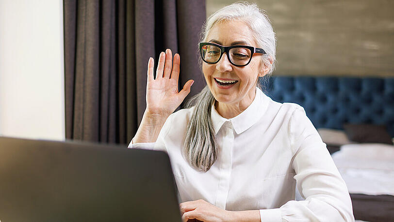 Eine Seniorin während eines Videochats (Symbolbild) Eine Seniorin während eines Videochats (Symbolbild)