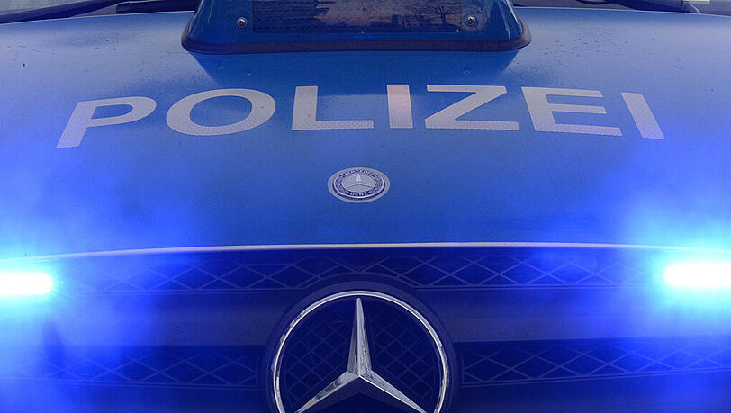 Die Polizei konnte den Handtaschenräuber kurze Zeit später fassen. Die Polizei konnte den Handtaschenräuber kurze Zeit später fassen.