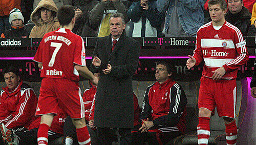 Bislang meist eingewechselt. Gegen Bremen darf Toni Kroos (r.) wohl von Beginn an statt Franck Ribéry (l.) spielen.