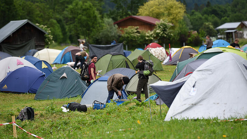 Schon in früheren Jahren hatten bis zu 1.500 Menschen während des Gipfels der G7-Staaten campiert. (Archivbild)