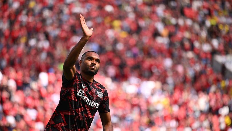 Jonathan Tah bei seinem Abschied aus Leverkusen.