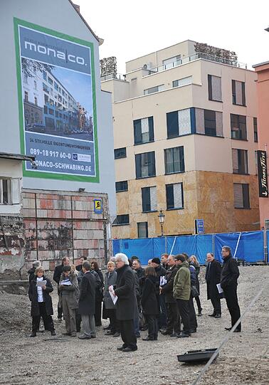 Feilitzschstraße 7: Früher stand hier die Schwabinger 7, heute sollen Luxuswohnungen gebaut werden. Aber dagegen wehren sich nun die Anwohner. Das Verwaltungsgericht veranstaltete eine Baustellenbegehung.