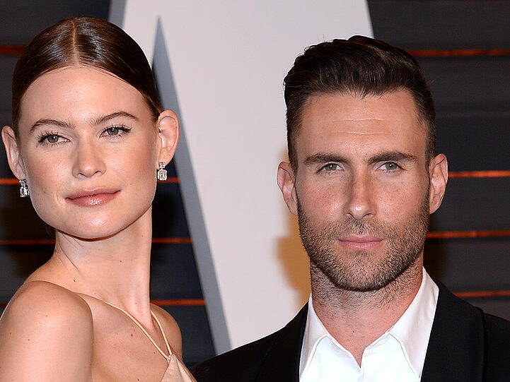 Adam Levine mit seiner Frau Behati Prinsloo bei einer Oscar-Afterparty