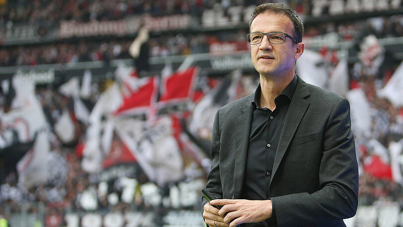 Fredi Bobic: "Es kann jetzt sein, dass irgendwelche Journalisten nachts bei mir einbrechen und hoffen, dass ich rede und irgendwelche Namen fallen lasse." Fredi Bobic: "Es kann jetzt sein, dass irgendwelche Journalisten nachts bei mir einbrechen und hoffen, dass ich rede und irgendwelche Namen fallen lasse."