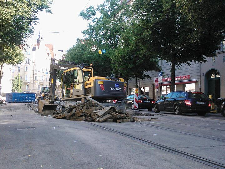 Zwischen Wörthstraße und Ostbahnhof werden die Tramgleise erneuert.