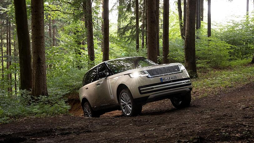 Fünfte Generation: Land Rover hat mit dem Range Rover das Luxus-SUV-Segment begründet und schlägt jetzt ein neues Kapitel auf.