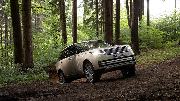 Fünfte Generation: Land Rover hat mit dem Range Rover das Luxus-SUV-Segment begründet und schlägt jetzt ein neues Kapitel auf.