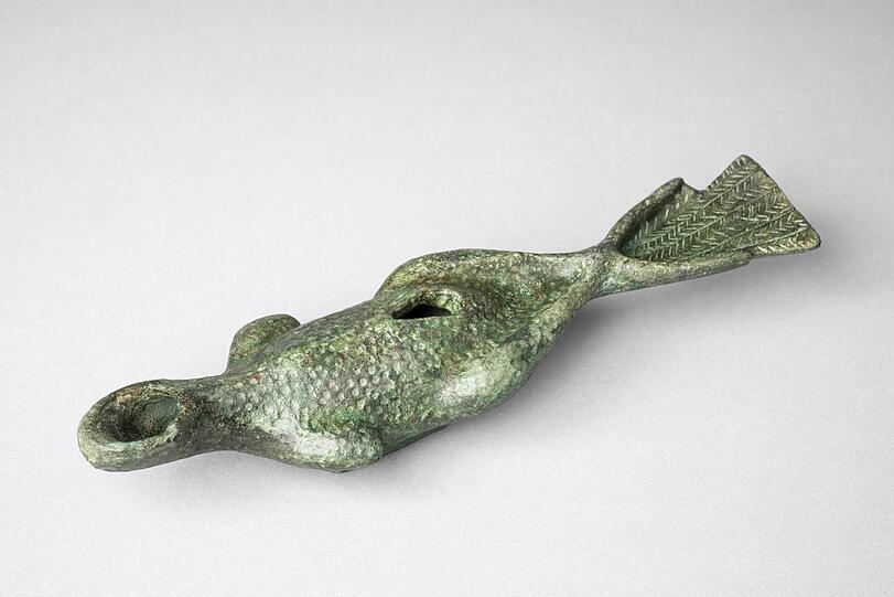 Gerne auch kurios: Lampe in Form eines gerupften Vogels, aus Pompeji, Neapel.