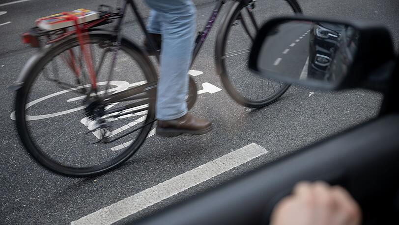 Die Gefahr durch Dooringunf&auml;lle wird in der Regel untersch&auml;tzt. (Archivfoto)