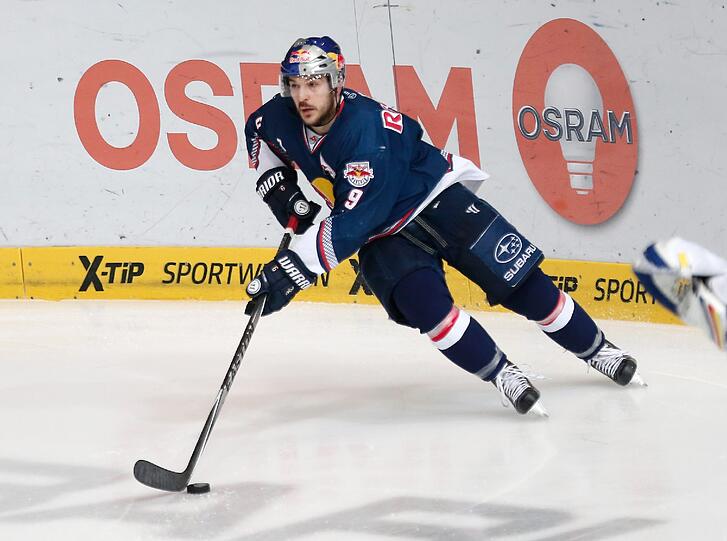 Stürmer Garrett Roe verlässt den EHC Red Bull München.