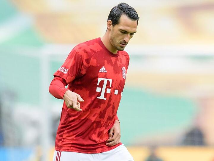 Mats Hummels vom FC Bayern München wärmt sich vor Spielbeginn auf. Foto: Matthias Balk/Archivbild