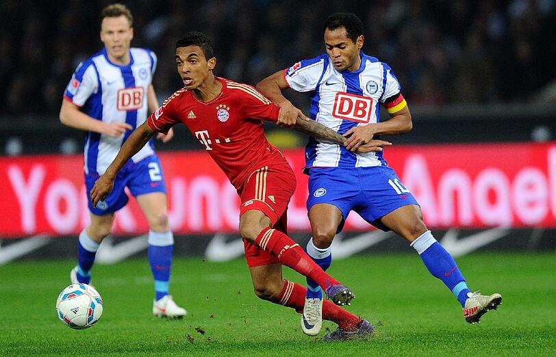 LUIZ GUSTAVO: Note 3. Gemütlicher Abend, aber auch dank seiner Übersicht und Präsenz. Überlegen im Zweikampf &ndash; der schlechte Rasen macht auch ihm nichts aus. Vergab das 7:0 völlig frei - ja, was war denn da los? Unnötig! So ging die Serie kaputt...