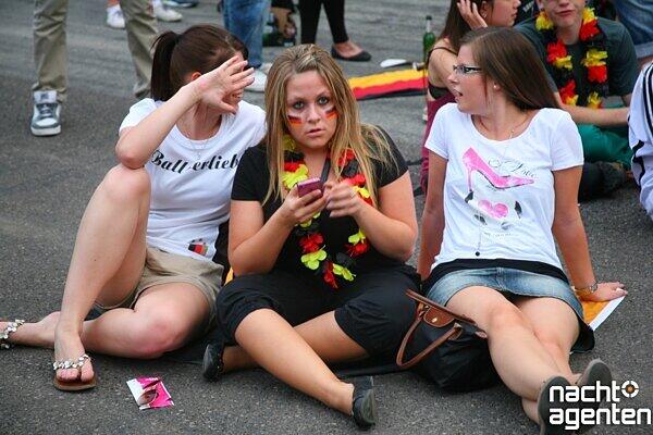 Public Viewing im Olympiastadion: So fieberten die Fans mit der deutschen Mannschaft.