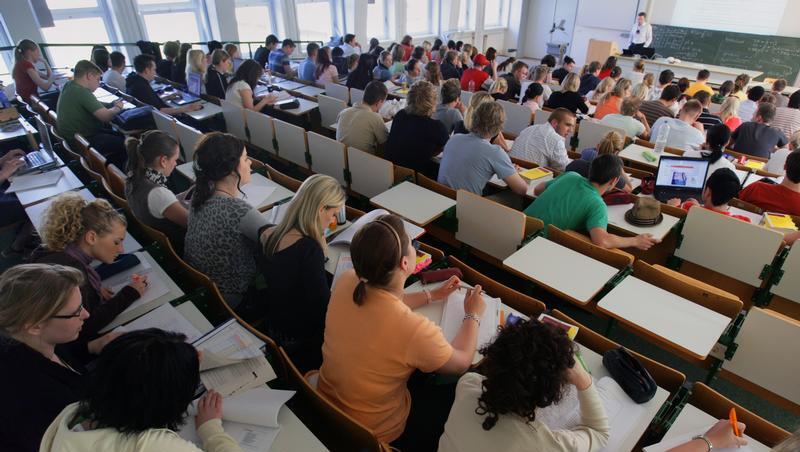 2005 gaben die OECD-Staaten im Schnitt 6,1 Prozent ihres BIP für Bildung aus, Deutschland dagegen nur 5,1 Prozent.
