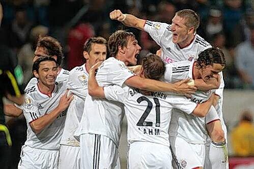 Die Jubel-Bayern: Danijel Pranjic, Miroslav Klose, Holger Badstuber, Bastian Schweinsteiger und Daniel van Buyten (von links).